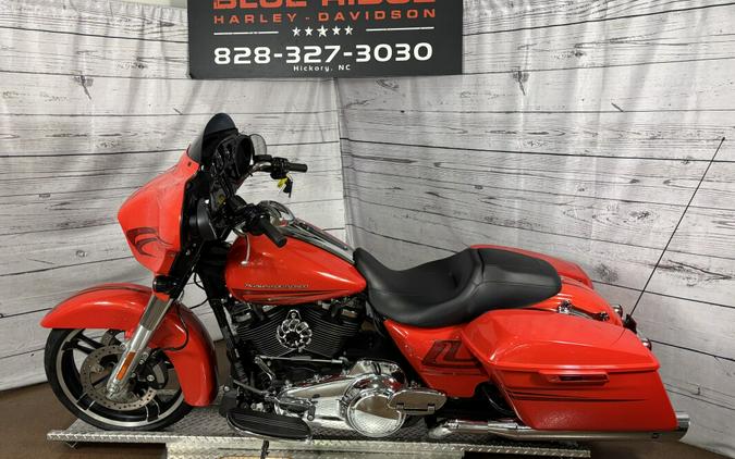 2017 Harley-Davidson Street Glide® Special Custom Colour Laguna Orange