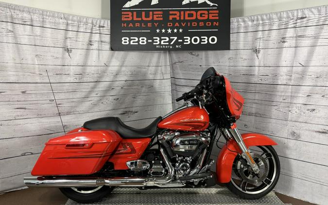 2017 Harley-Davidson Street Glide® Special Custom Colour Laguna Orange