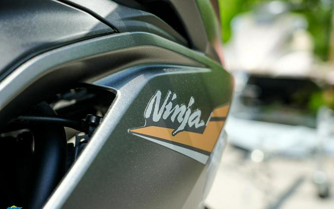 2023 Kawasaki Ninja® 650 Metallic Matte Graphenesteel Gray/Ebony