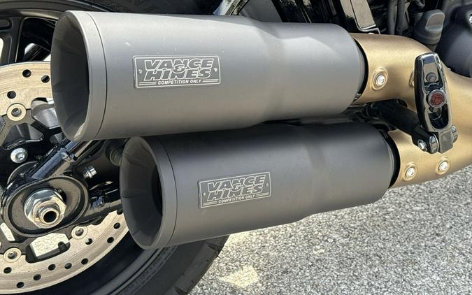 2022 Harley-Davidson® Fat Bob® 114 White Sand Pearl