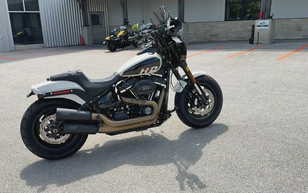 2022 Harley-Davidson® Fat Bob® 114 White Sand Pearl