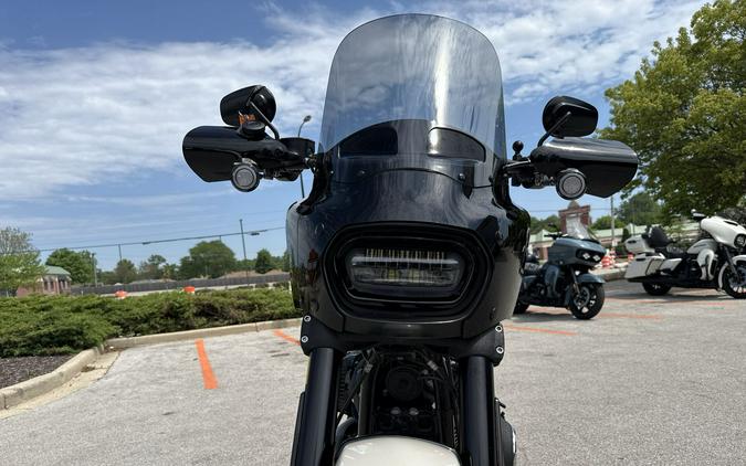 2022 Harley-Davidson® Fat Bob® 114 White Sand Pearl