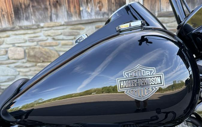 2022 Harley-Davidson® Road King® Special Vivid Black