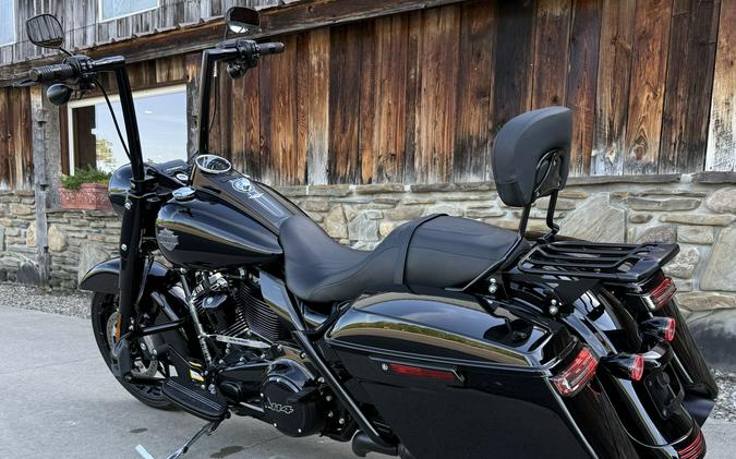 2022 Harley-Davidson® Road King® Special Vivid Black