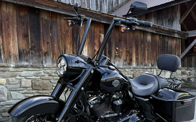 2022 Harley-Davidson® Road King® Special Vivid Black