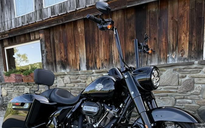 2022 Harley-Davidson® Road King® Special Vivid Black