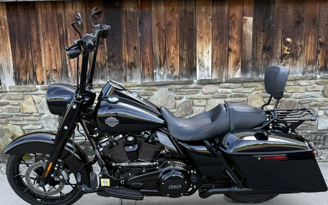 2022 Harley-Davidson® Road King® Special Vivid Black