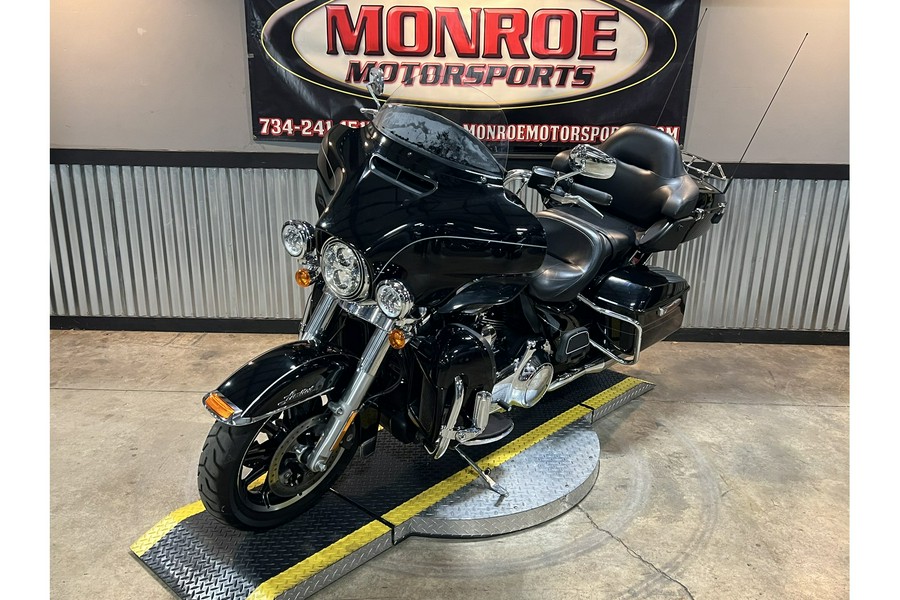 2016 Harley-Davidson® FLHTK