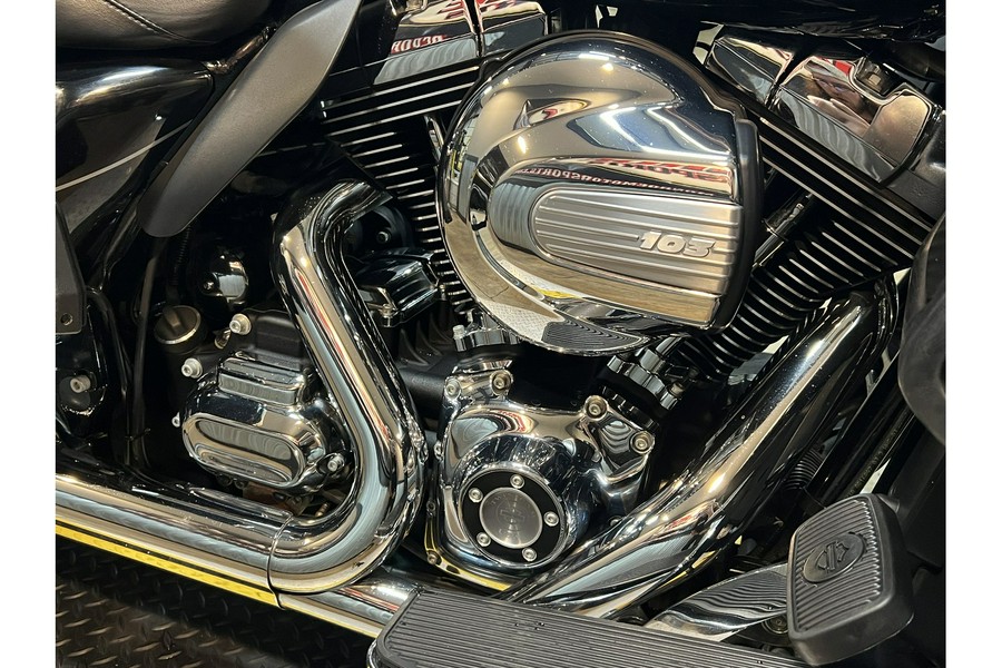 2016 Harley-Davidson® FLHTK