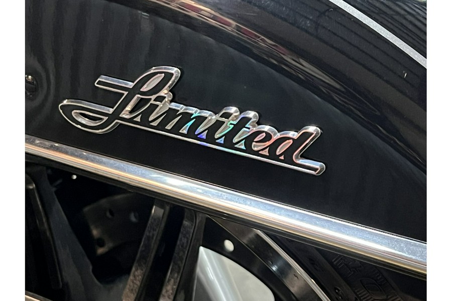 2016 Harley-Davidson® FLHTK