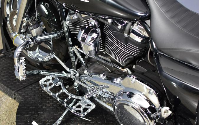 2017 Harley-Davidson Street Glide Special Vivid Black
