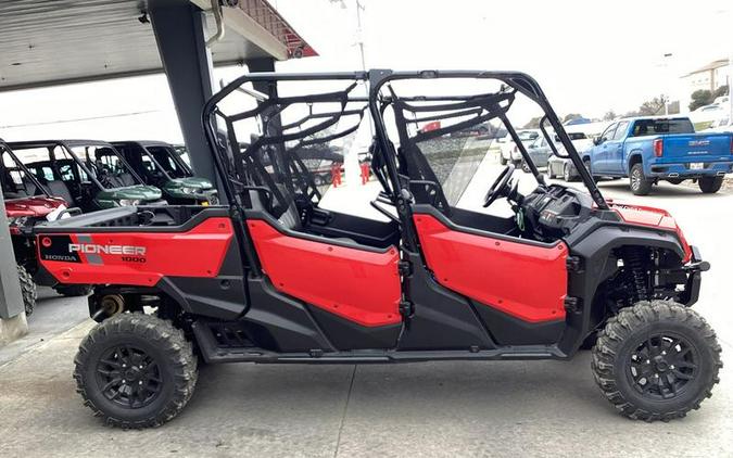 2023 Honda® Pioneer 1000-6 Deluxe Crew