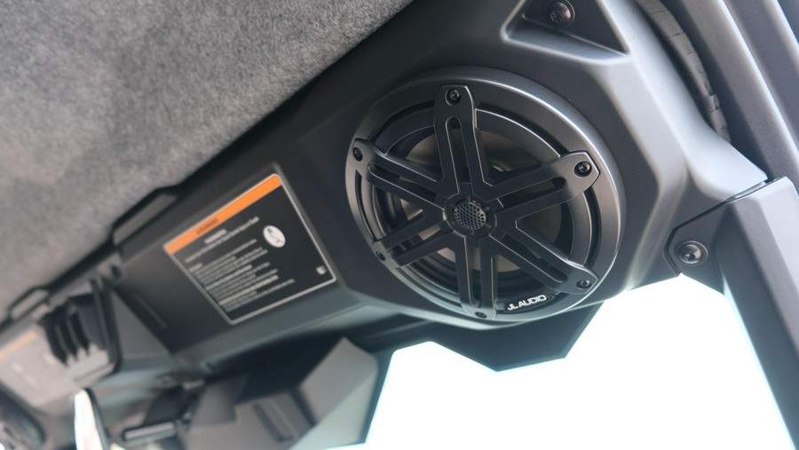 2026 CAN-AM DEFENDER MAX LIMITED CAB HD11