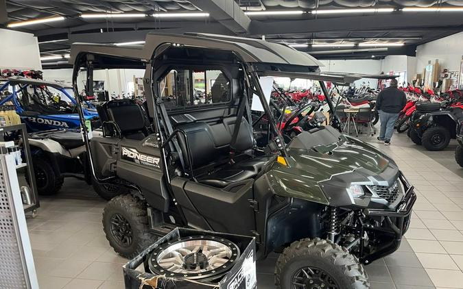 2026 PIONEER 700-4 DELUXE Deluxe - Honda