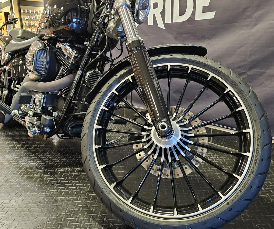 2017 Harley-Davidson Breakout®