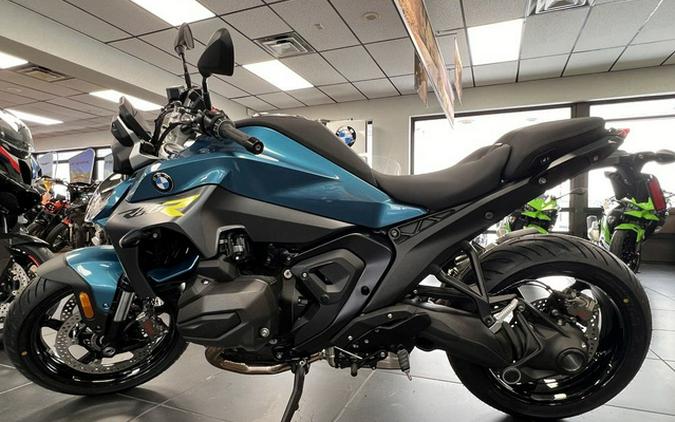 2026 BMW R 1300 R Snapper Rocks Blue 1300 R