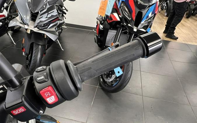 2026 BMW R 1300 R Snapper Rocks Blue 1300 R