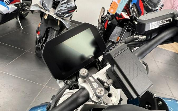 2026 BMW R 1300 R Snapper Rocks Blue 1300 R