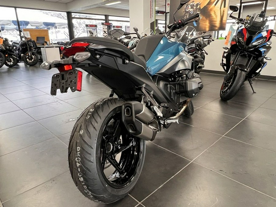 2026 BMW R 1300 R Snapper Rocks Blue 1300 R