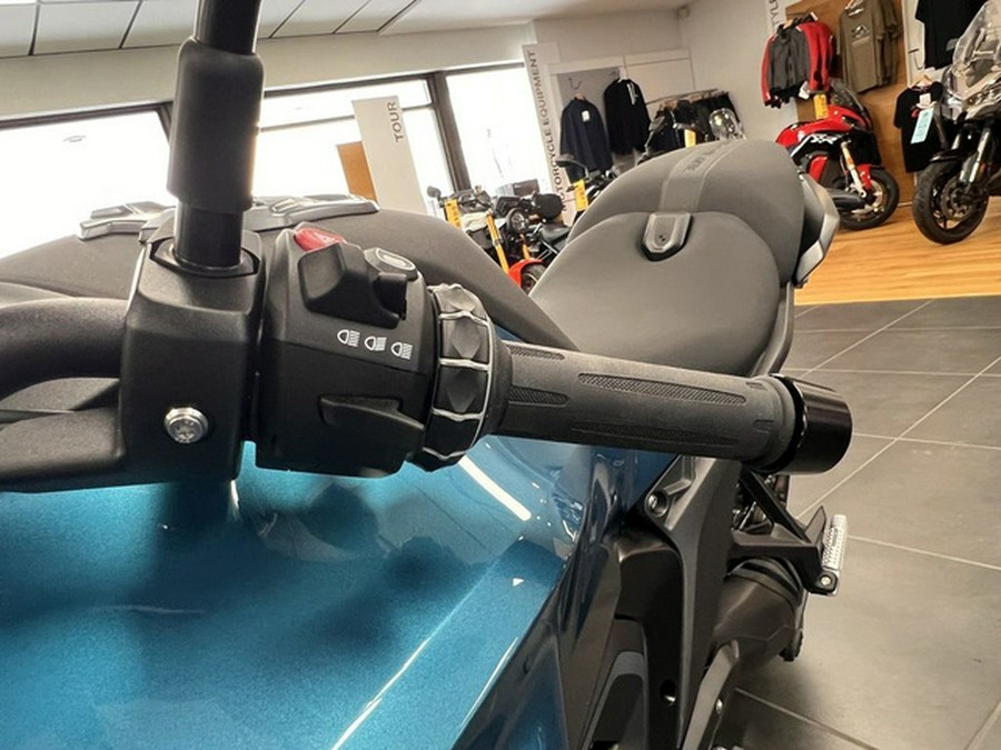 2026 BMW R 1300 R Snapper Rocks Blue 1300 R