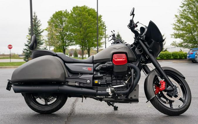 2017 Moto Guzzi MGX-21