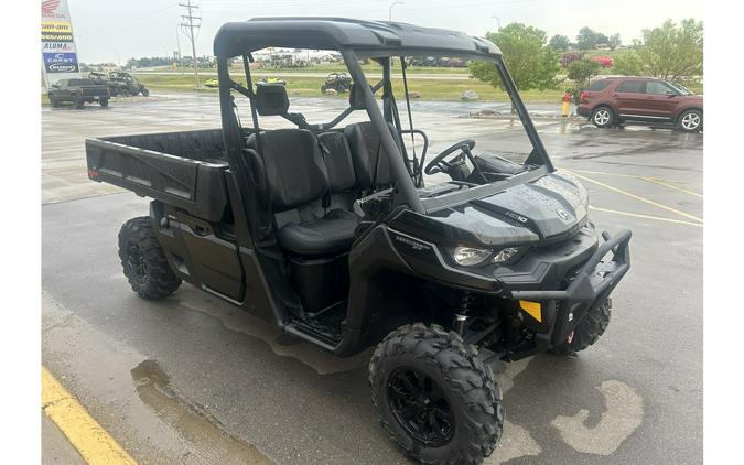 2026 Can-Am SSV DEF PRO XT 64 HD10 BK 26