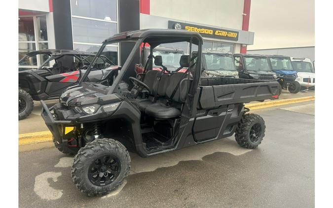2026 Can-Am SSV DEF PRO XT 64 HD10 BK 26
