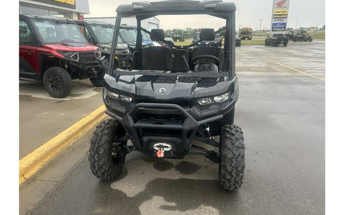2026 Can-Am SSV DEF PRO XT 64 HD10 BK 26