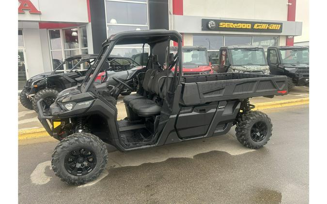 2026 Can-Am SSV DEF PRO XT 64 HD10 BK 26