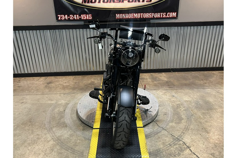 2016 Harley-Davidson® FLSTFBS