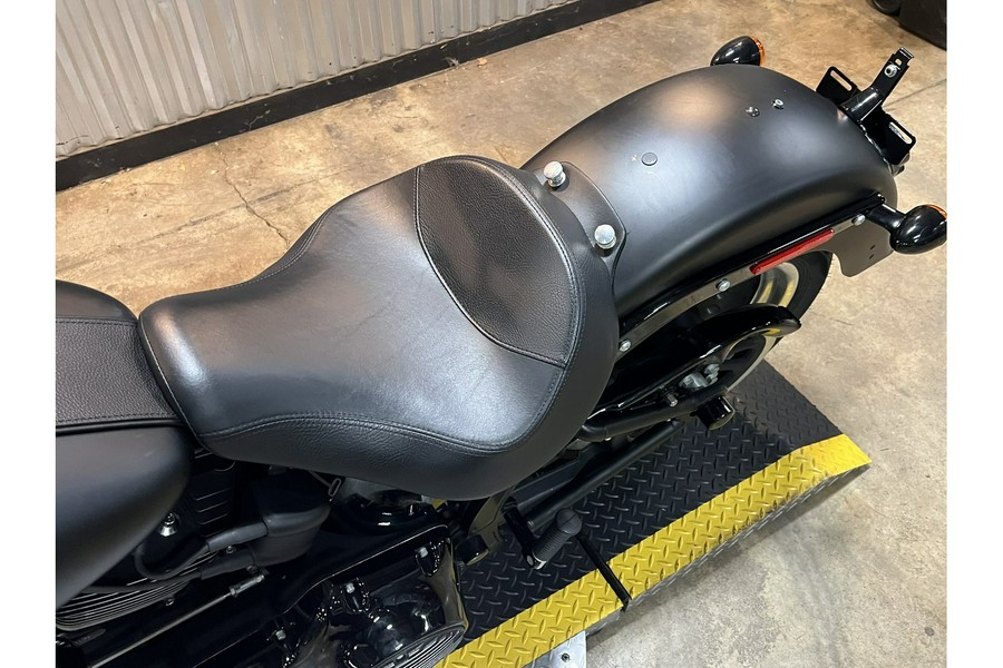 2016 Harley-Davidson® FLSTFBS