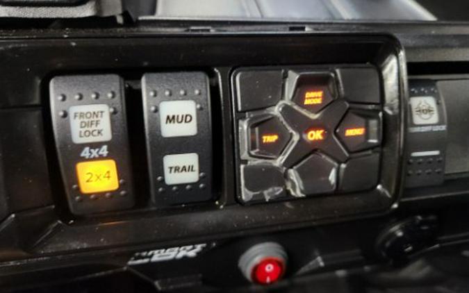 2023 Can-Am DEFENDER XMR HD10