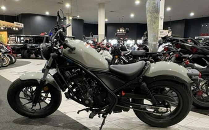 2026 Honda Rebel 300 E-Clutch