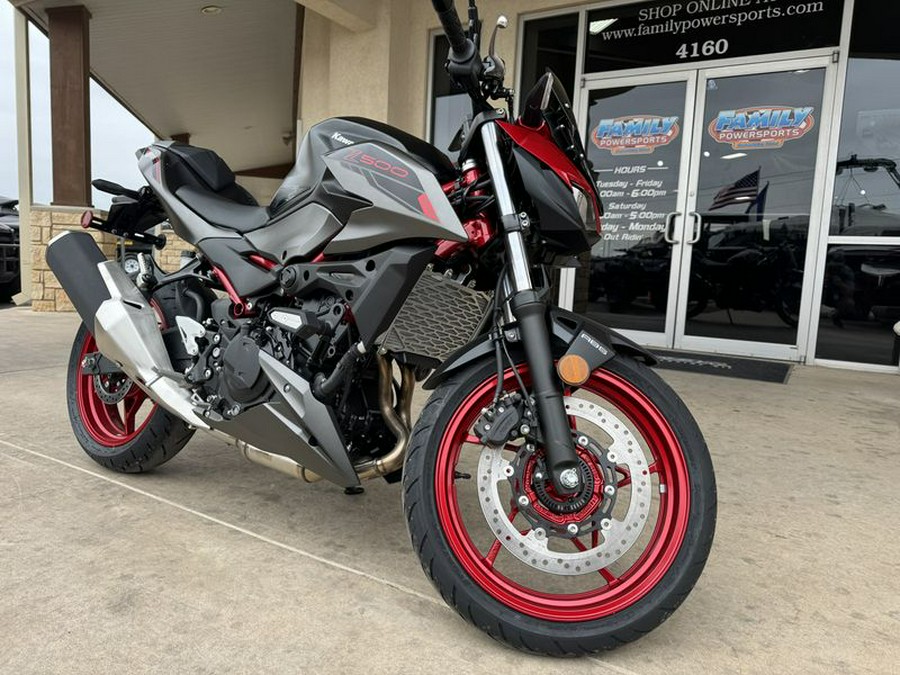 New 2024 KAWASAKI Z500 SE ABS CANDY PERSIMMON RED AND METALLIC FLAT SPARK BLACK AND METALLIC MATTE GRAPHENESTEEL GRAY