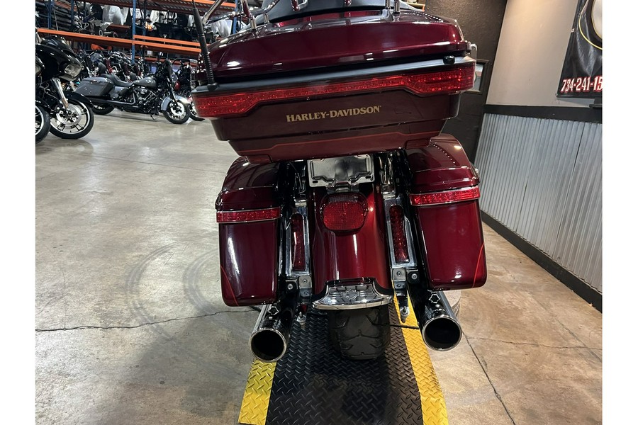 2017 Harley-Davidson® FLHTK