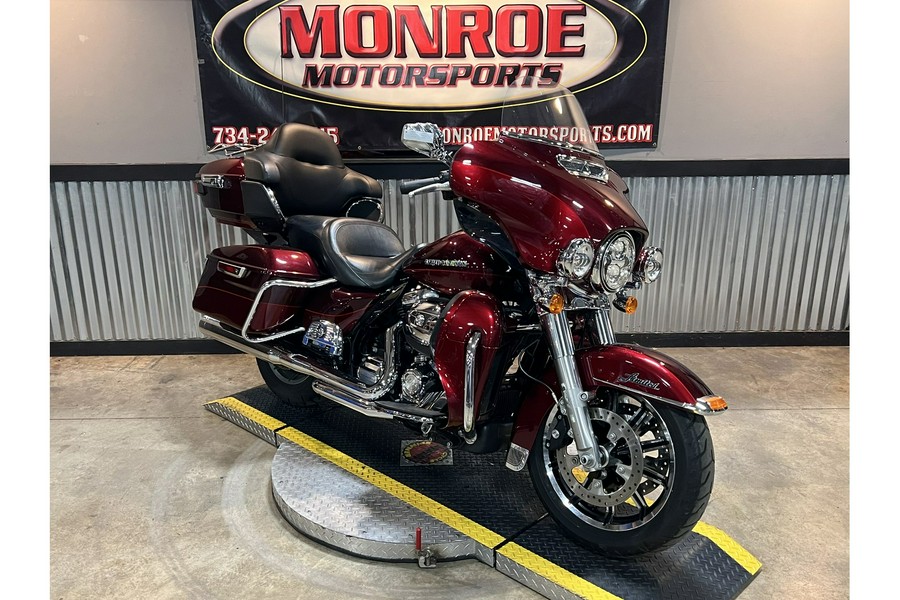 2017 Harley-Davidson® FLHTK