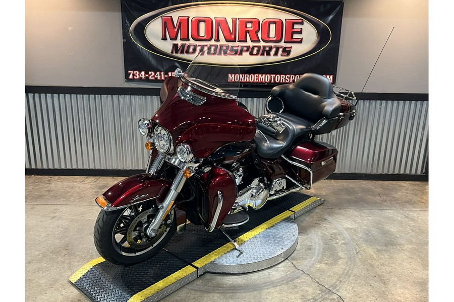 2017 Harley-Davidson® FLHTK