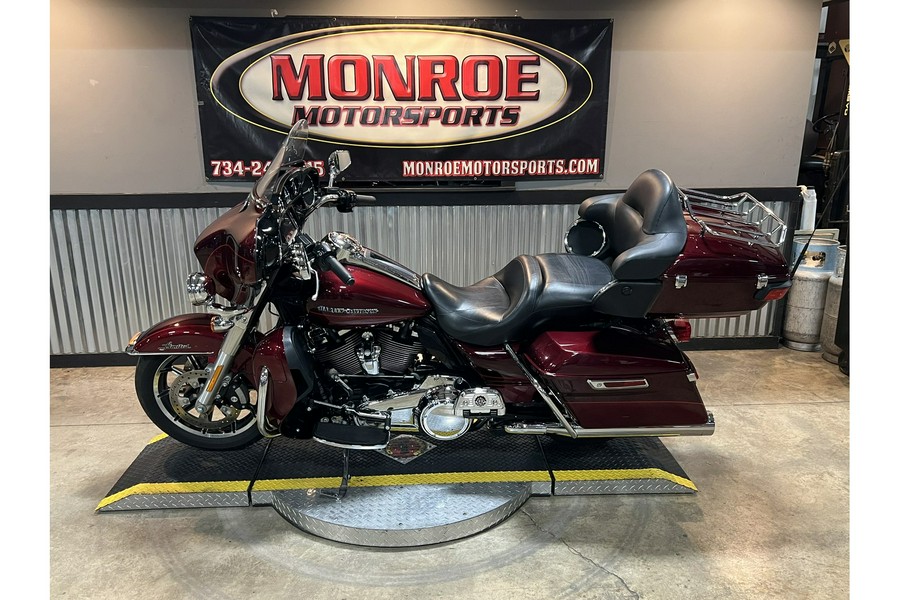 2017 Harley-Davidson® FLHTK