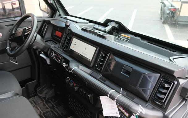 2026 CAN-AM DEFENDER MAX LIMITED CAB HD11