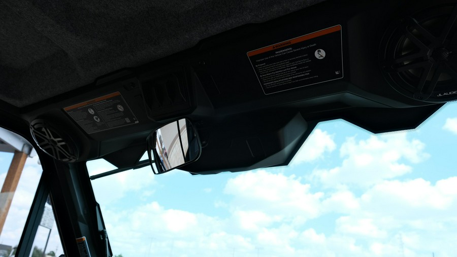 2026 CAN-AM DEFENDER MAX LIMITED CAB HD11