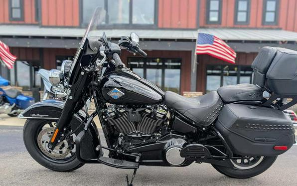 2025 Harley-Davidson® FLHC - Heritage Classic