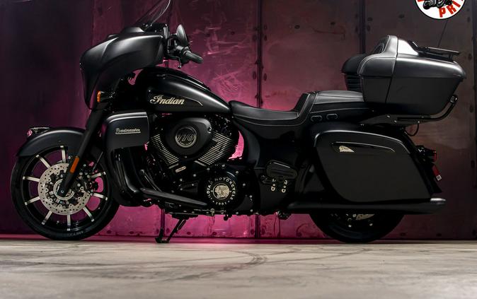 2024 Indian Motorcycle® Pursuit® Dark Horse® with PowerBand Audio Package Black Smoke