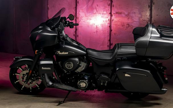 2024 Indian Motorcycle® Pursuit® Dark Horse® with PowerBand Audio Package Black Smoke