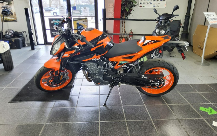 2022 KTM Duke 890 GP