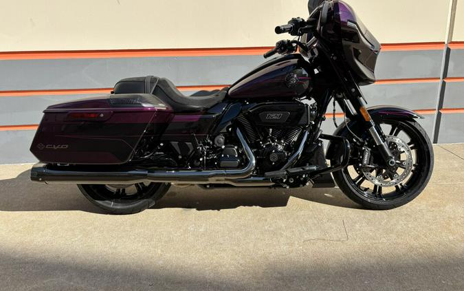 2025 Harley-Davidson® CVO™ Street Glide™ POISON BERY FDE