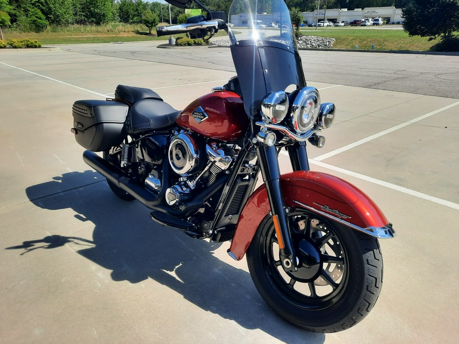 2026 Harley-Davidson® Heritage Classic Brilliant Red Black Cast Wheels