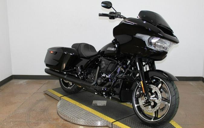 Harley-Davidson Road Glide® 2024 FLTRX 84464276 VIVID BLACK