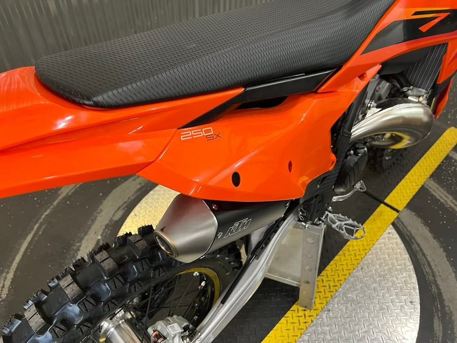 2025 KTM 250 SX