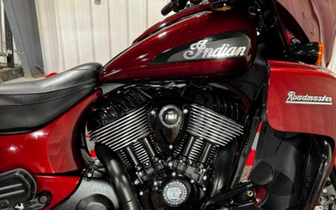 2024 Indian Motorcycle Roadmaster® Dark Horse® with PowerBand Audio Package