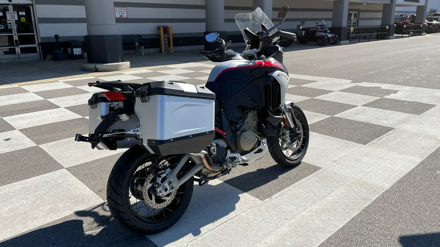 2023 Ducati Multistrada V4 Rally Travel & Radar